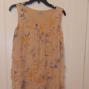 women sleeveless beige with print top large